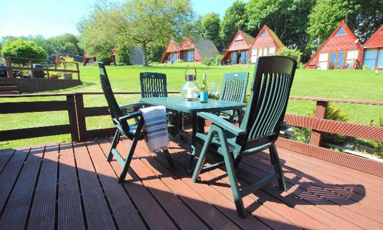Clifftop Chalet With Pool Deal Exteriör bild